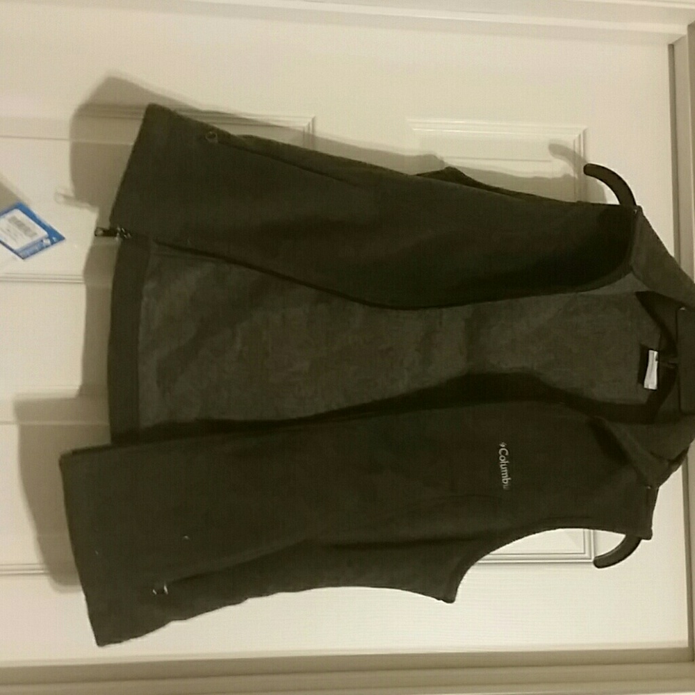 BRAND NEW Gray Columbia vest (womens)